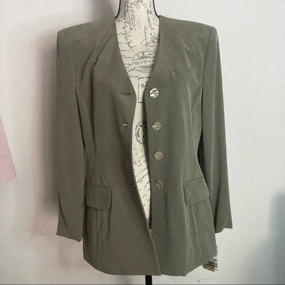 100% Silk Green Blazer With Opal Buttons NWT
